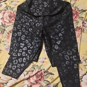 Sage Black and Gray Leopard Print Leggings